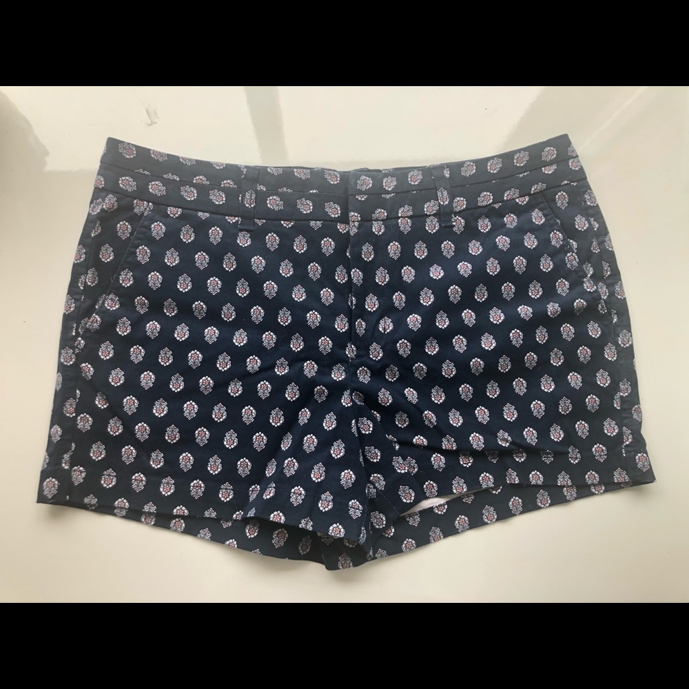Gap: 3 inch city khaki patterned shorts